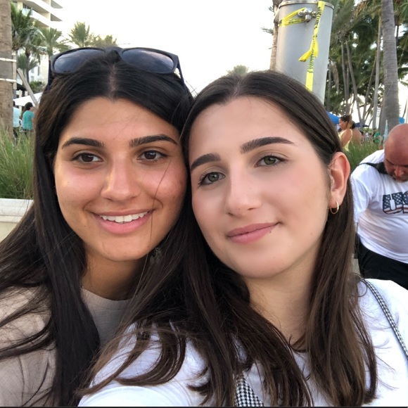 Meet your Posher, Doreen - Picture 1 of 1